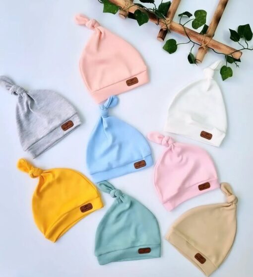 Bonnet à nœud : l'accessoire mignon et confortable pour bébé