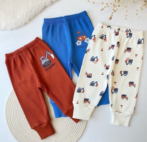 Lot de 3 pantalons à motifs de véhicules pour les futurs ingénieurs.