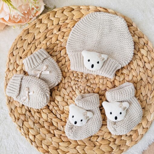 Ensemble naissance laine : Bonnet, moufles, chaussons