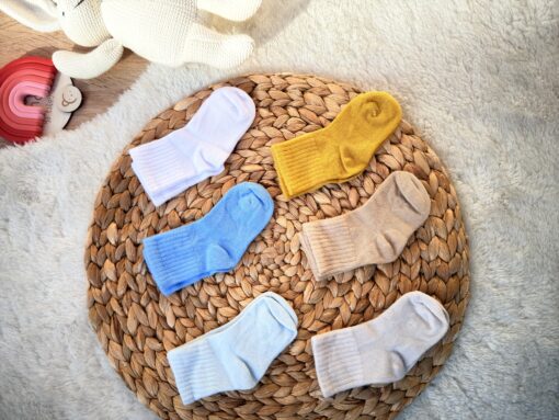 Lot 3 chaussettes bébé 0-6mois – pour des petits pieds soignées